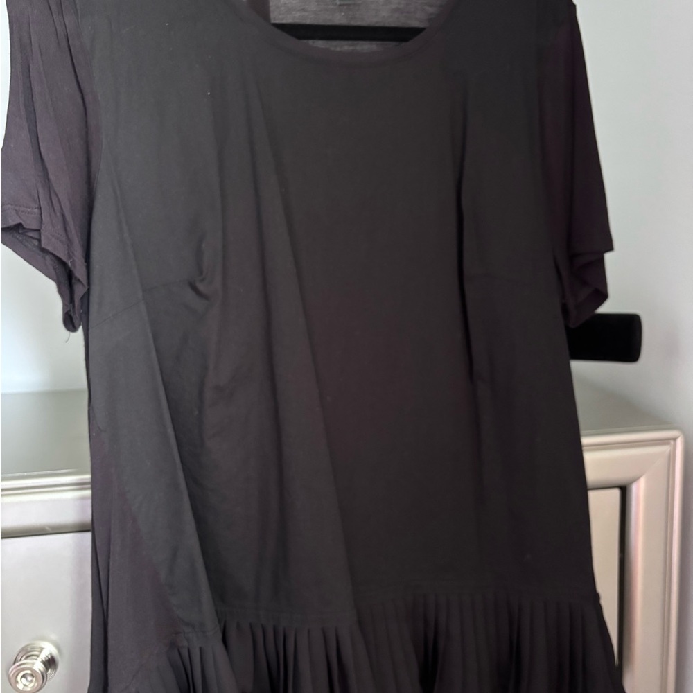Simply Vera Vera Wang Black Short Sleeve Pleated-Hem Tunic